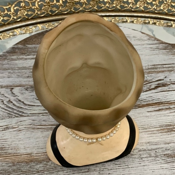 #28 Vintage Inarco Lady Head Vase Lashes Intaglio Cameo Earrings Pearl Necklace - Picture 9 of 10